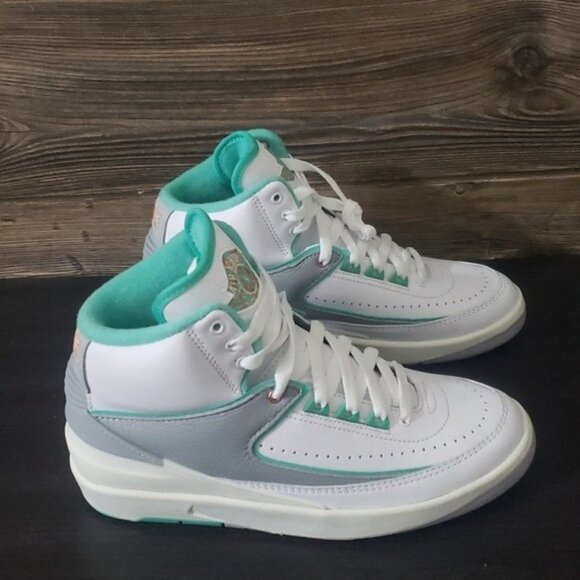 New Nike Air Jordan 2 Retro White Mid Top Womens Sneakers Size 7 Crystal Mint - Picture 4 of 9